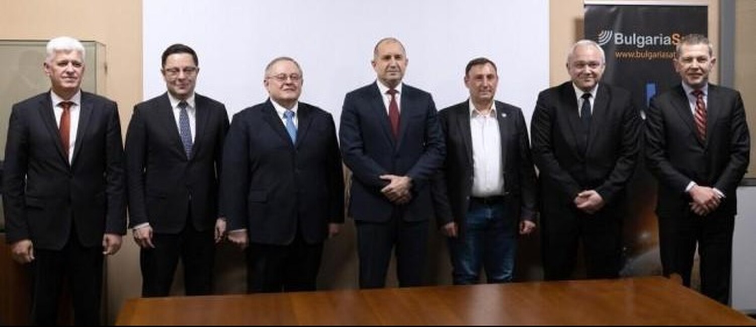 размазан фон mm_1680178382.jpg