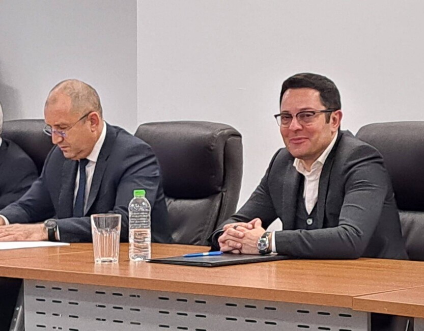 размазан фон plovdiv_04_04_23.jpg