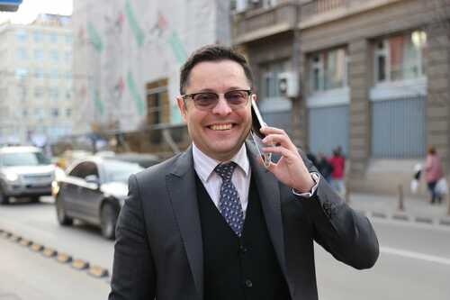 размазан фон ministarpulev.jpeg