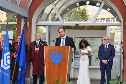 размазан фон viber_izobrazhenie_2023-09-26_19-28-19-237.jpg