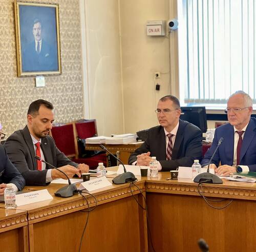размазан фон viber_image_2023-10-06_14-06-38-244.jpg