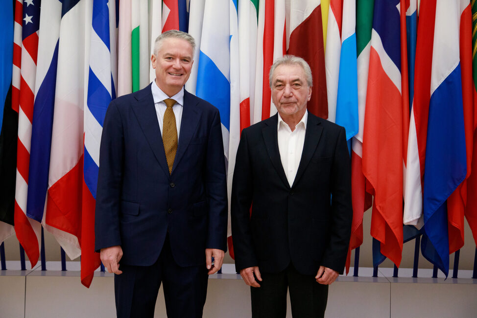 размазан фон ep-224-228-hc-002-scaled.jpg