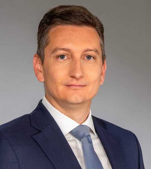 размазан фон ivan-vasilev.jpg