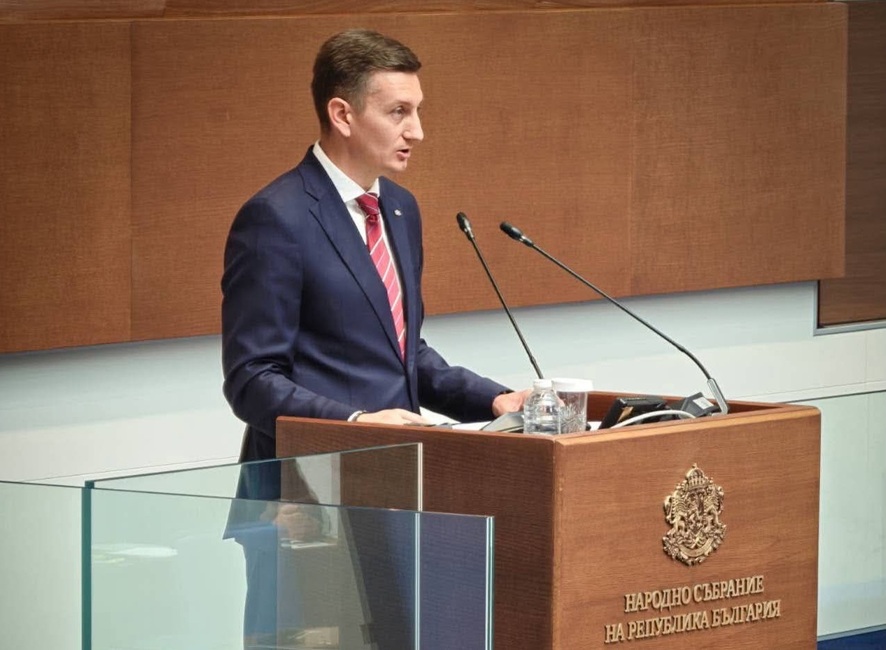 размазан фон Василев_НС.jpg