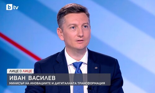 размазан фон Лице_в_лице.jpg