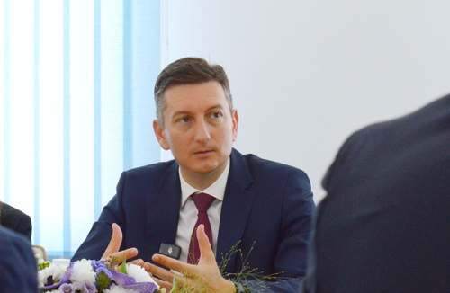 размазан фон Министър_Василев.jpeg