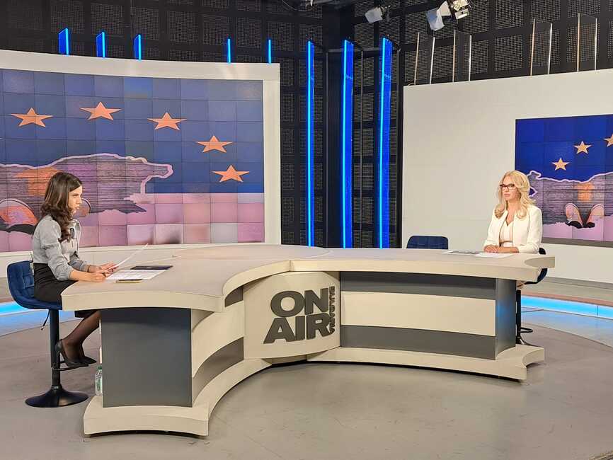 размазан фон 20220901_112250.jpg